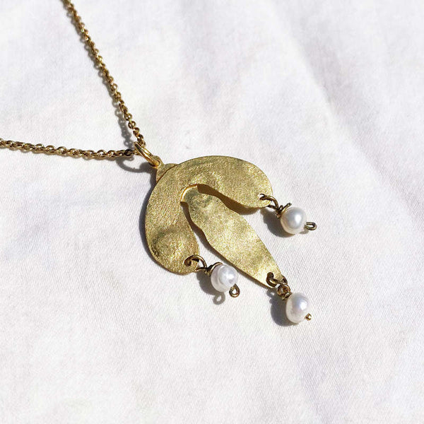 Vuelo Pearl Necklace